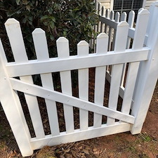 House-and-fence-softwash-in-SenoiaGa 4