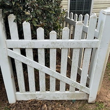 House-and-fence-softwash-in-SenoiaGa 12